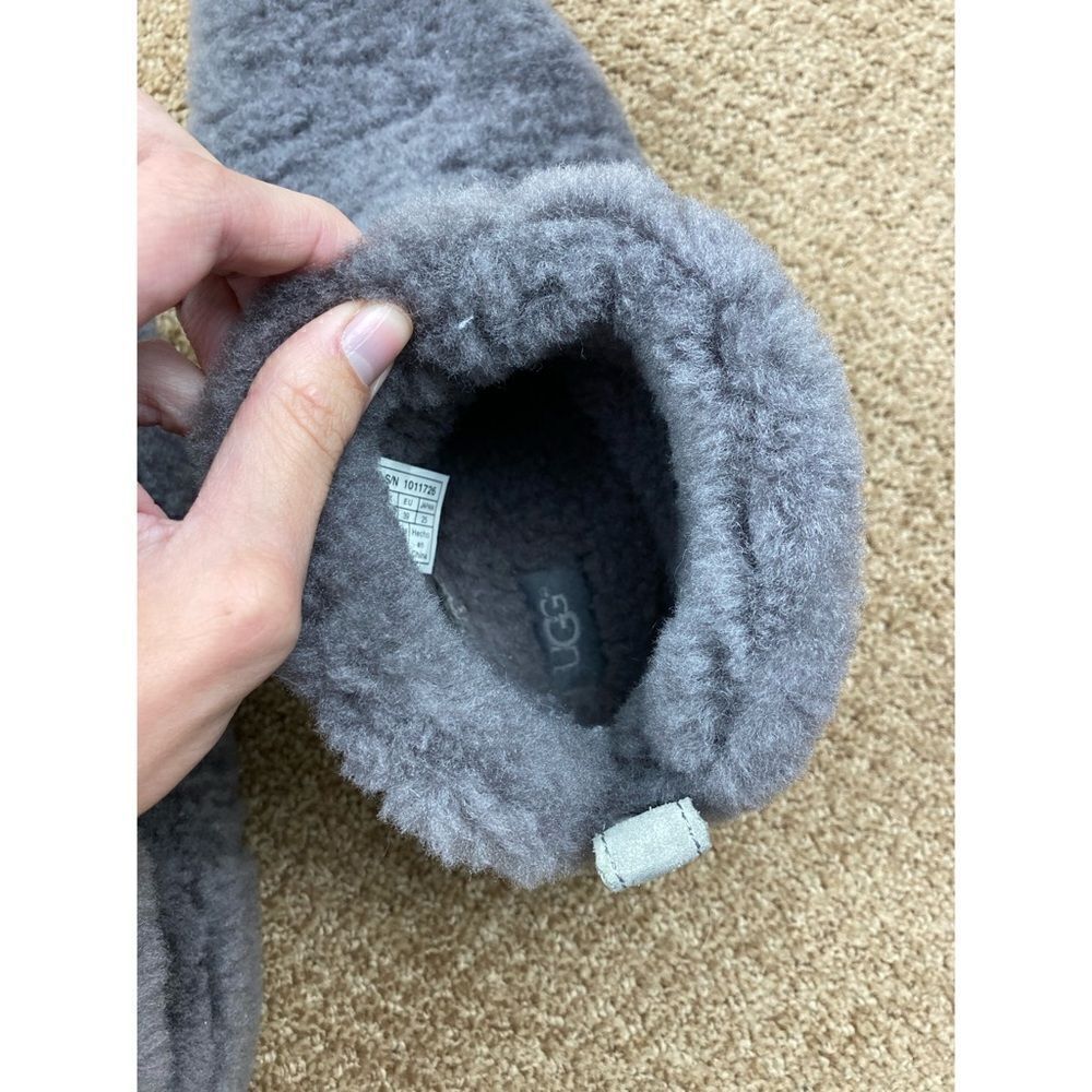 UGG Amary Sheepskin Fur Slipper Bootie - Picture 8 of 8